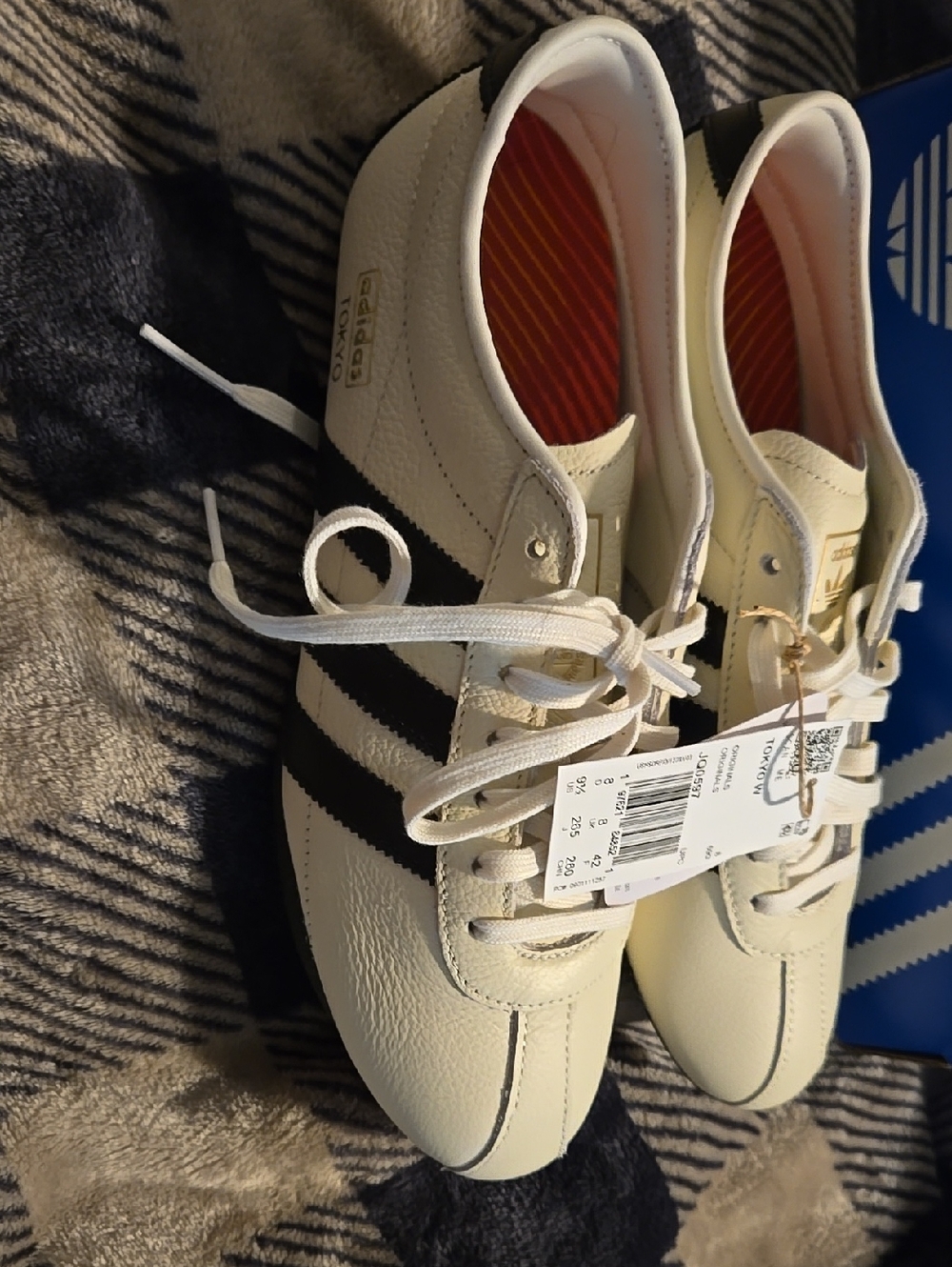 adidas NWT Tokyo Cream and Black Leather Low-Top Sneakers